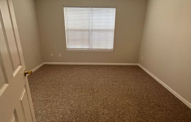 1 bed, 1 bath, 750 sqft, $695, Unit 129-02