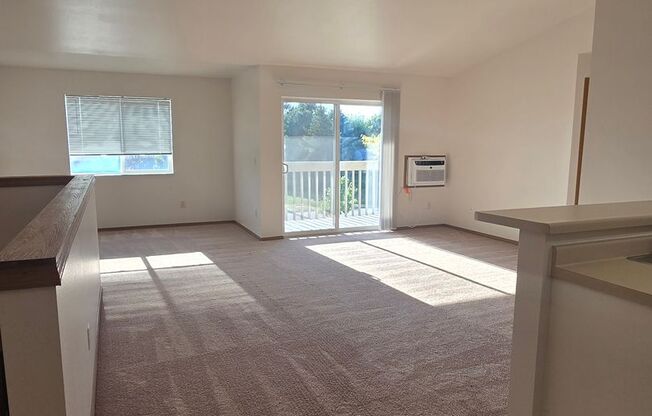 2 beds, 1 bath, 856 sqft, $1,269, Unit PL   7305