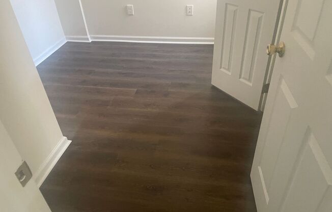 3 beds, 1 bath, 980 sqft, $1,300, Unit 149 N. 57th Street