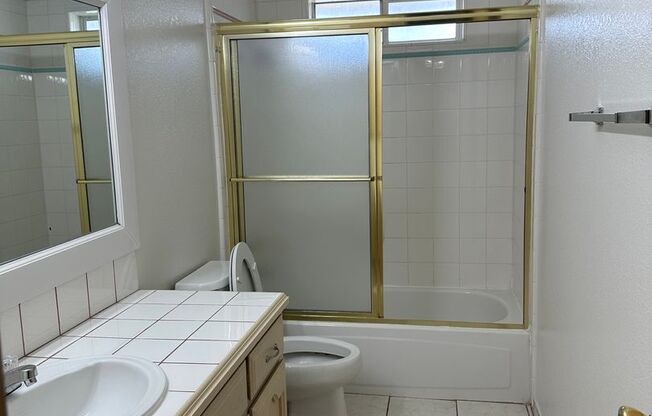 2 beds, 2 baths, 1,006 sqft, $875, Unit 53