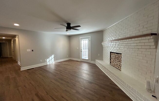 4 beds, 2.5 baths, $2,195, Unit UNIT A