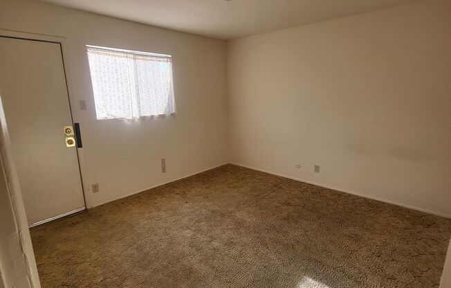 2 beds, 1 bath, 800 sqft, $995