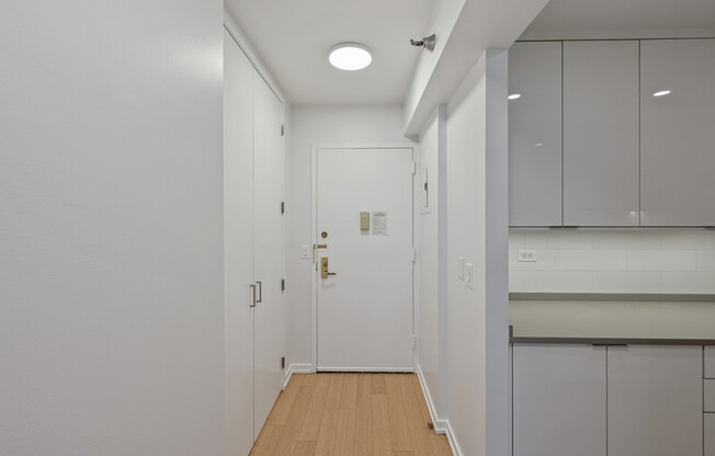 Studio, 1 bath, $4,000, Unit P14B