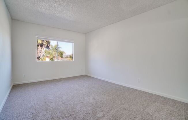 2 beds, 1 bath, 900 sqft, $2,195, Unit 8324-31