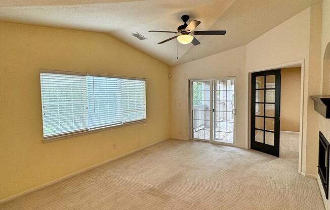 4271 S BLACKHAWK CIR