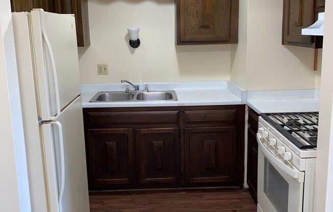 2801 CUSTER 1BR