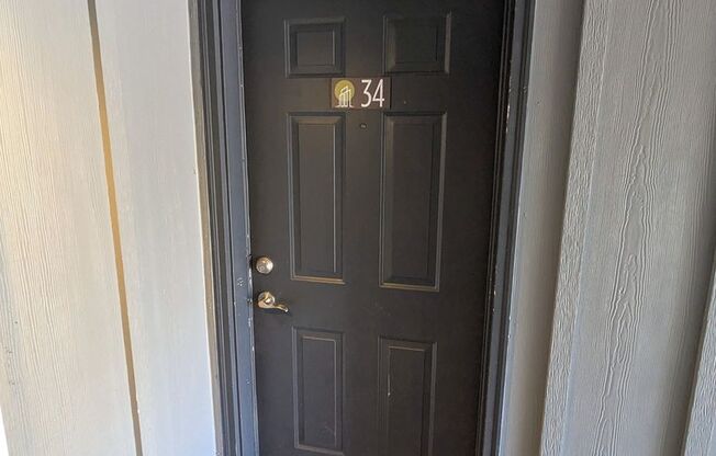 2 beds, 2 baths, 950 sqft, $1,350, Unit 34