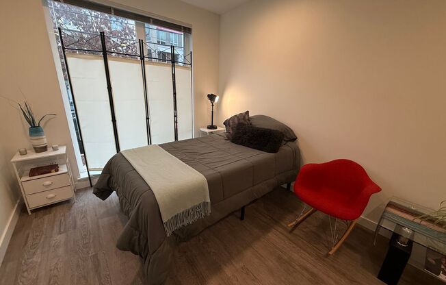 Studio, 1 bath, $950, Unit 407- MFTE