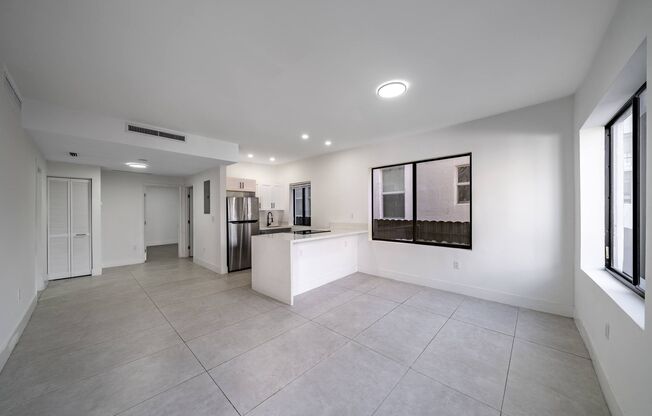 2/1 $2,000/mo, newly renovated in Little Havana! / 2/1 $2,000/mes, remodelado en Little Havana.