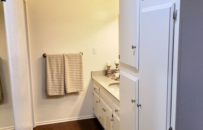 1 bed, 1 bath, 644 sqft, $2,125, Unit 75