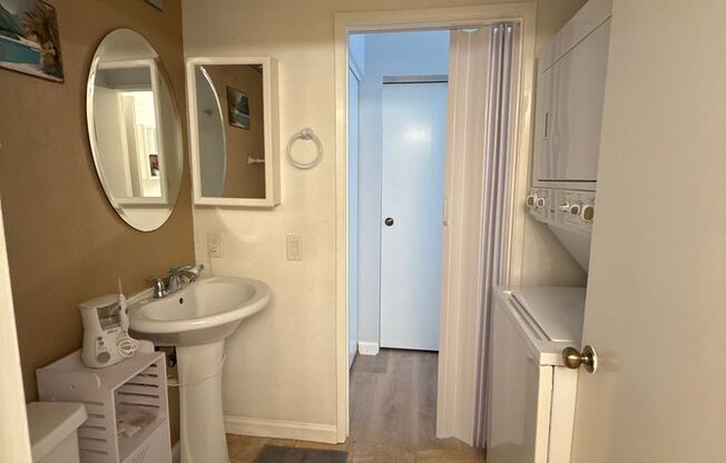 2 beds, 1.5 baths, $2,900, Unit # 18 203