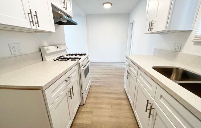 LB1346 Walnut