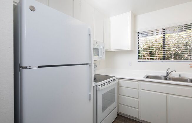 1 bed, 1 bath, 725 sqft, $1,975, Unit 78
