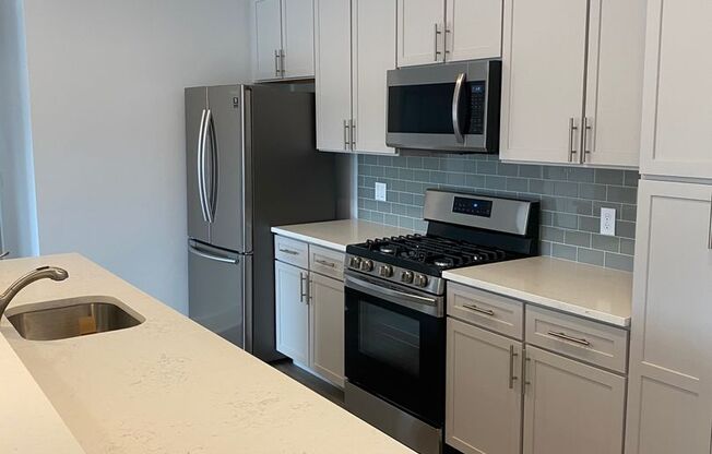 1 bed, 1.5 baths, 1,566 sqft, $2,650, Unit 0912