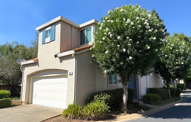 3 Bed 2.5 Ba 2 Story 2 Car Garage in Folsom!