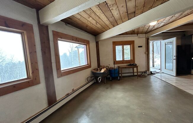 1 Bedroom Apartment with Private Entrance in Nederland Home