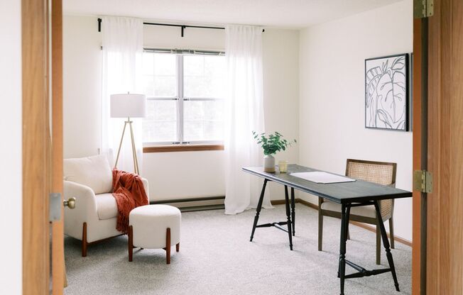 3 beds, 2 baths, 1,225 sqft, $2,025, Unit 4422-202