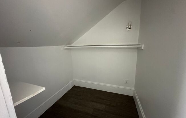 2 beds, 1 bath, $850