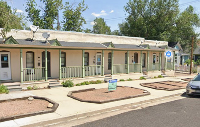 10-16 E Fountain Blvd.
