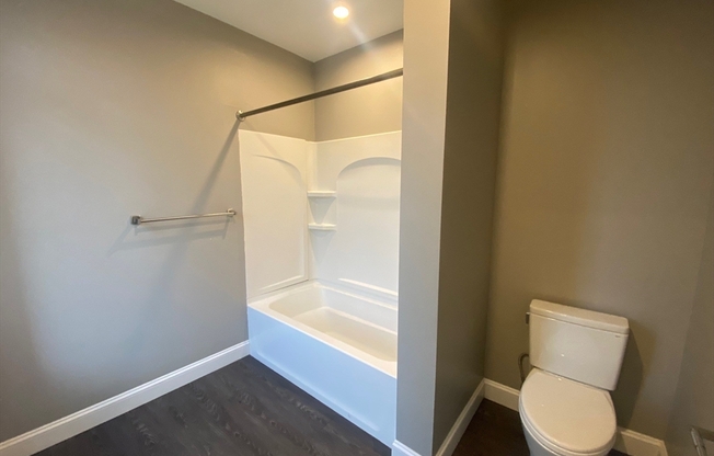 1 bed, 1 bath, 800 sqft, $2,700, Unit 107