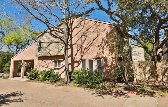 For Lease | 2 Bed, 2 Bath | 1,630 Sq Ft | Memorial West |