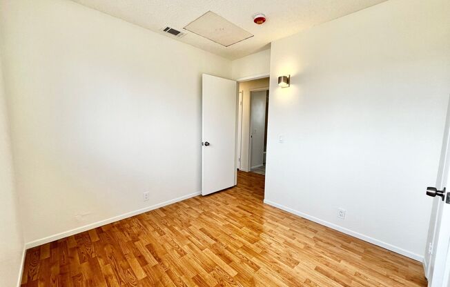 3 beds, 1 bath, $3,100