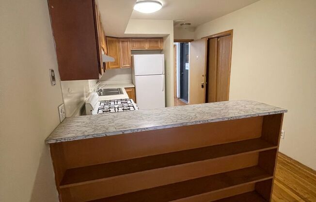 2 beds, 1 bath, 750 sqft, $1,450, Unit 2F