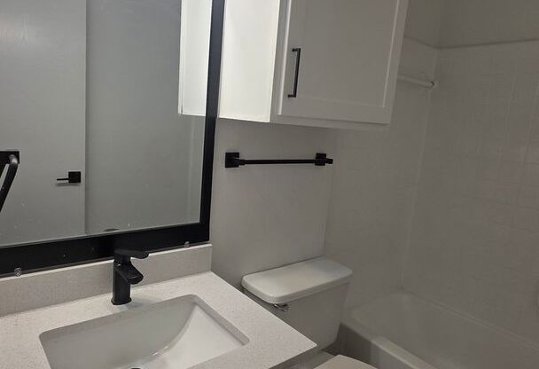 2 beds, 2 baths, 877 sqft, $1,299, Unit 0610