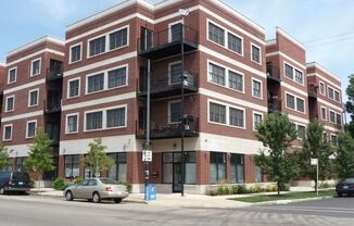 3705 N KEDZIE AVE