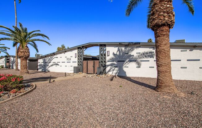 Palm View Manor