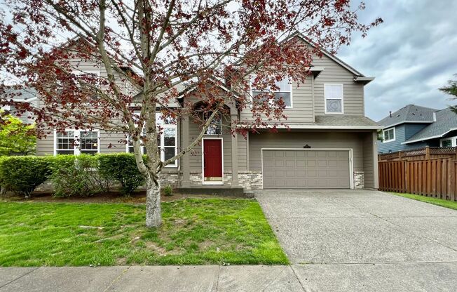 Spacious 4 Bed, 2.5 Bath House!