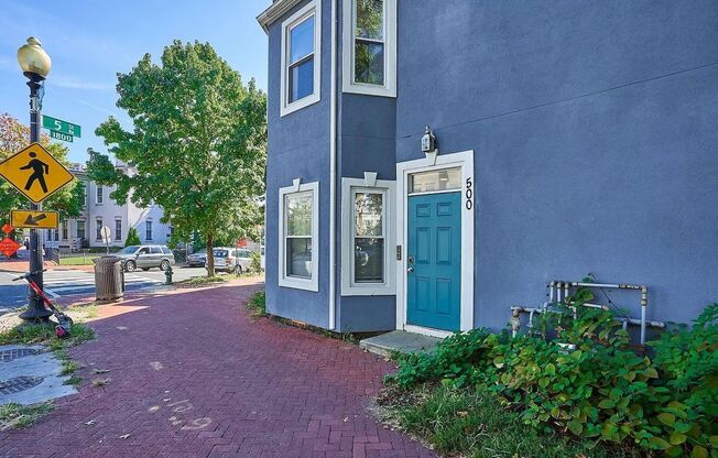 Lovely 2 BR/2 BA Apartment in Shaw!