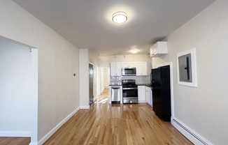 1 bed, 1 bath, 715 sqft, $2,200, Unit 2