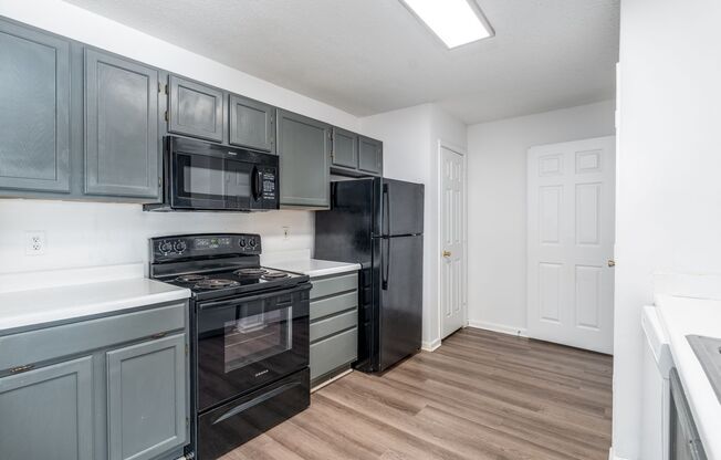 3 beds, 3 baths, 1,172 sqft, $1,700, Unit 1915G-JS