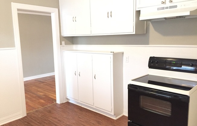 Pre-Leasing - Traditional Home in Tech Terrace near J&B Coffee!