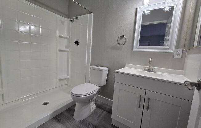 2 beds, 2 baths, 875 sqft, $1,455.5, Unit 21