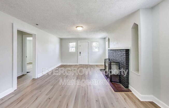 33 S LYNHURST DR