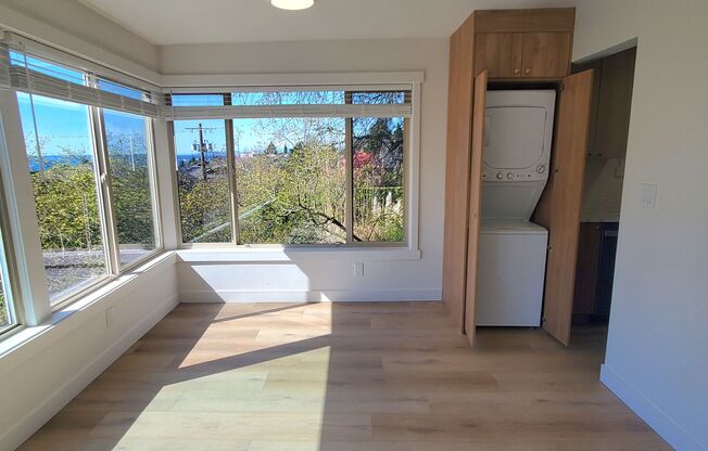 2 beds, 1 bath, 812 sqft, $3,050, Unit 101