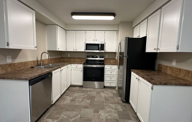 3 beds, 1 bath, 1,040 sqft, $1,525, Unit 66