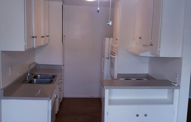 1 bed, 1 bath, $1,795, Unit 35