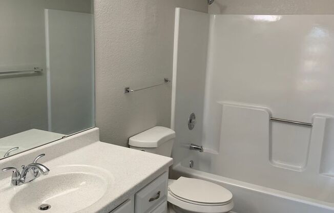 2 beds, 2 baths, $1,250, Unit # 202