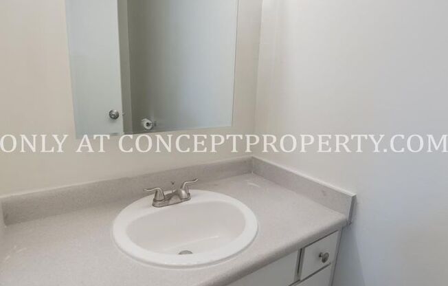 2 beds, 1.5 baths, 1,040 sqft, $1,299, Unit 03
