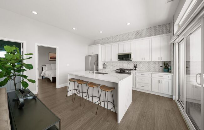 Stunning Fully Furnished Brand New Build 2 Bed/2 Bath Home in Bay Park!