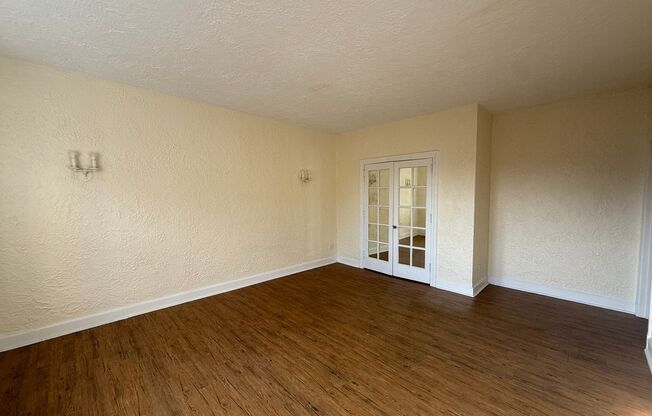 Studio, 1 bath, 308 sqft, $1,175, Unit Bayard Manor 302