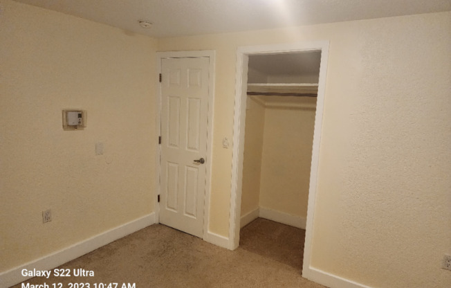 1 bed, 2 baths, 2,100 sqft, $700