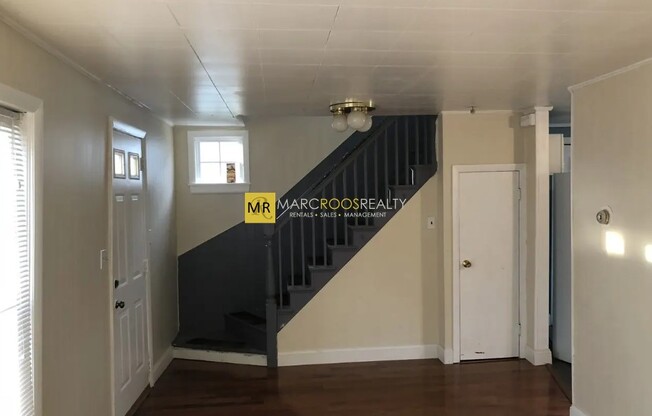 85 R GLN ST