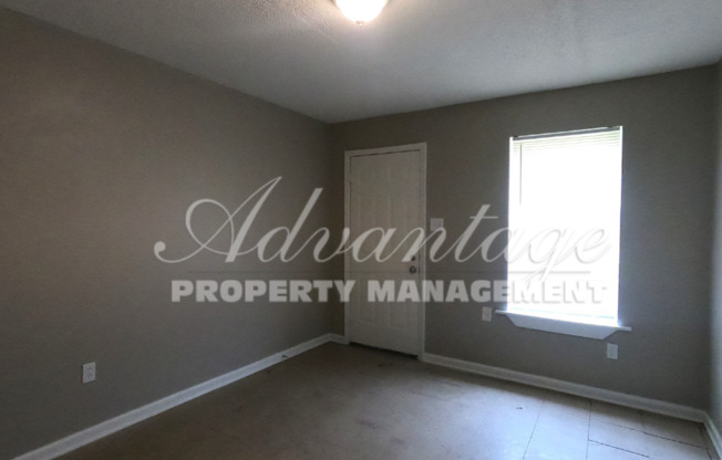 Come see this 1 Bedroom Single Family Home For Rent - Move In Ready S. Parkway Area