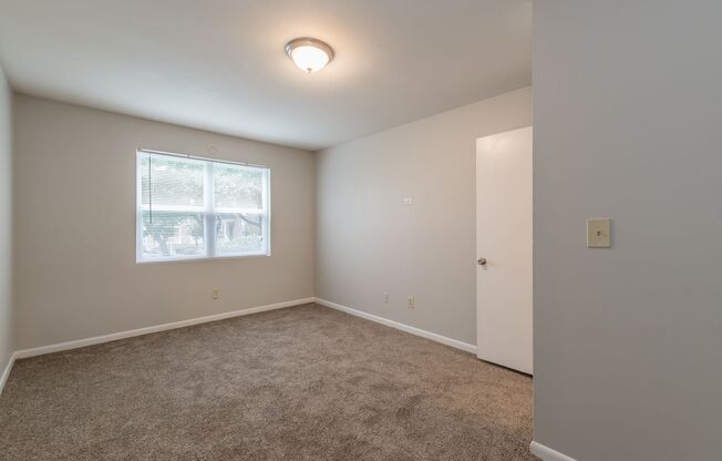 1 bed, 1 bath, 750 sqft, $1,110, Unit B-02