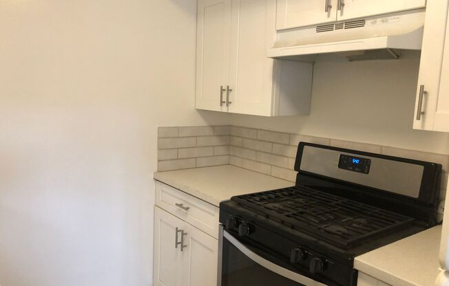 1 bed, 1 bath, $1,965, Unit B