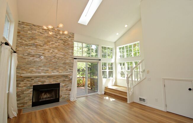 Contemporary 2 Bed/2 Bath NW Portland Heights Home
